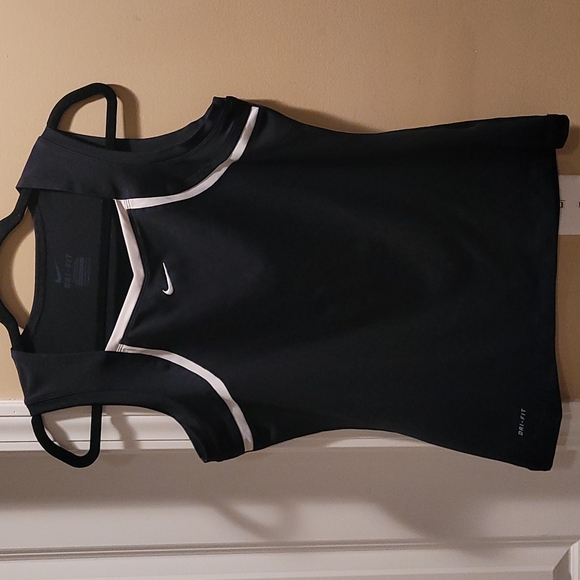 Nike tank top - Picture 1 of 3